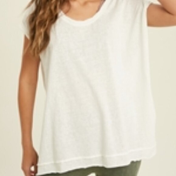 Scoop neck top twisted band at the neck - Picture 2 of 6